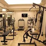 Arya מלון סקרייה