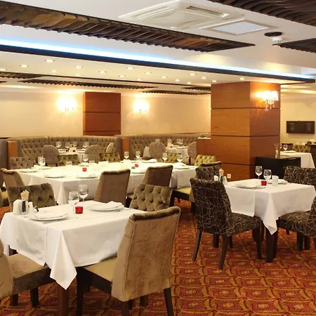 Arya Hotel